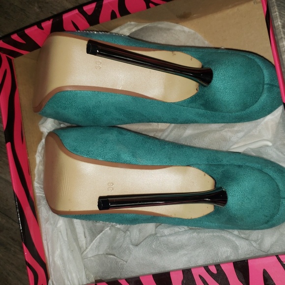 NBA Boston Celtics Basketball Stilettos Pumps Heels Green 6 NEW Box 36.5 Cuce - Picture 7 of 10